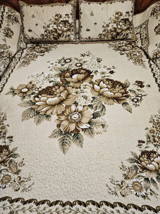 Продам покрывало на кровать