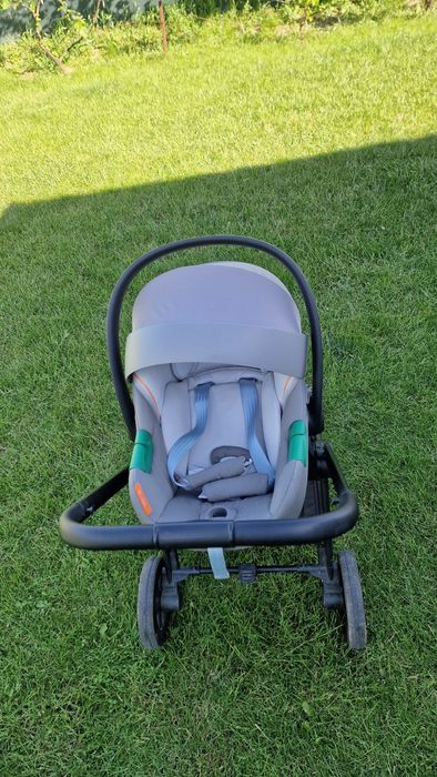 Vând cărucior Muuvo Quick 3in 1