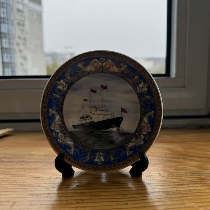 Сувенирные тарелки, кристаллы