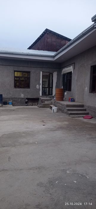 Ховли сотилади срочно