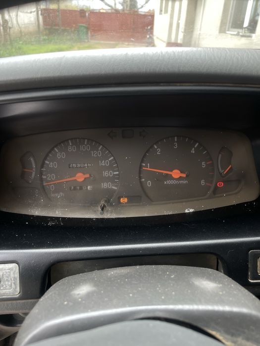 Mașină de vănzare Mitsubishi L200