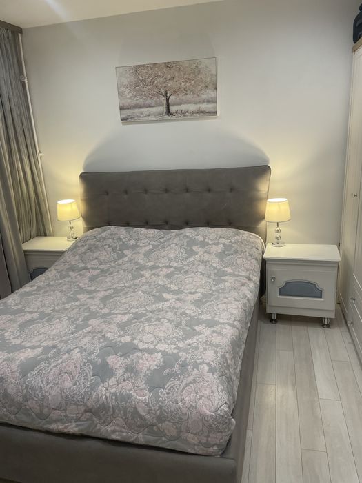 Нощни шкафчета масивно дърво