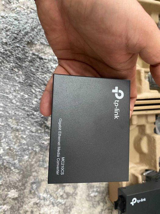 Продаётся пара гигабитных медиаконвертеров Ethernet, модель MC210CS.