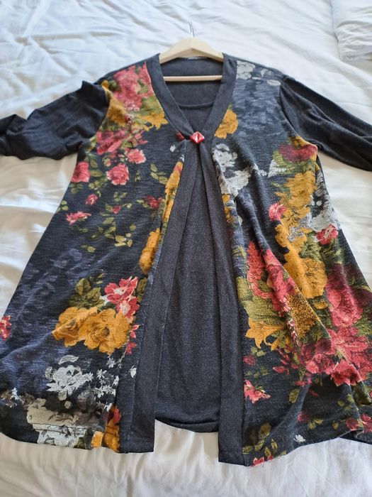 Дамски Туники ..