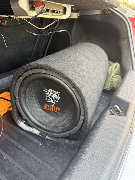 Продаю сабвуфер работает идеально