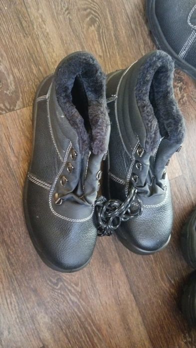 Ботинки спецобувь р.42-43