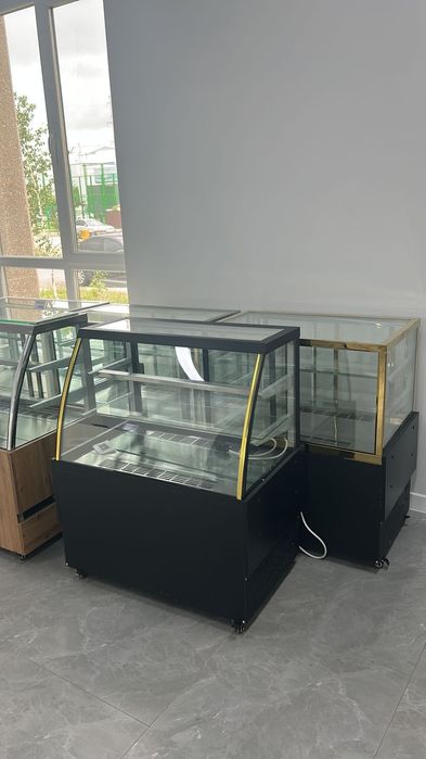 Витринный холодильник Новый