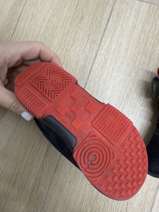 Adidasi engelbert marimea 26