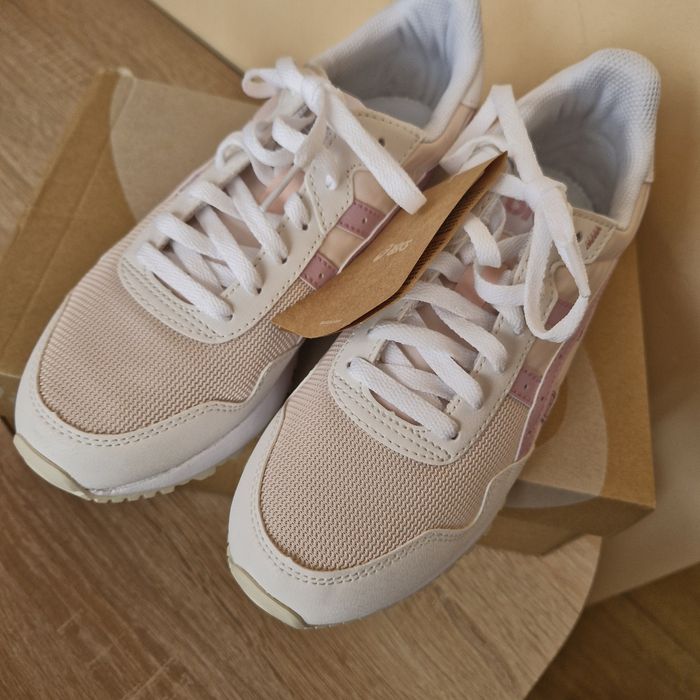 Asics дамски маратонки