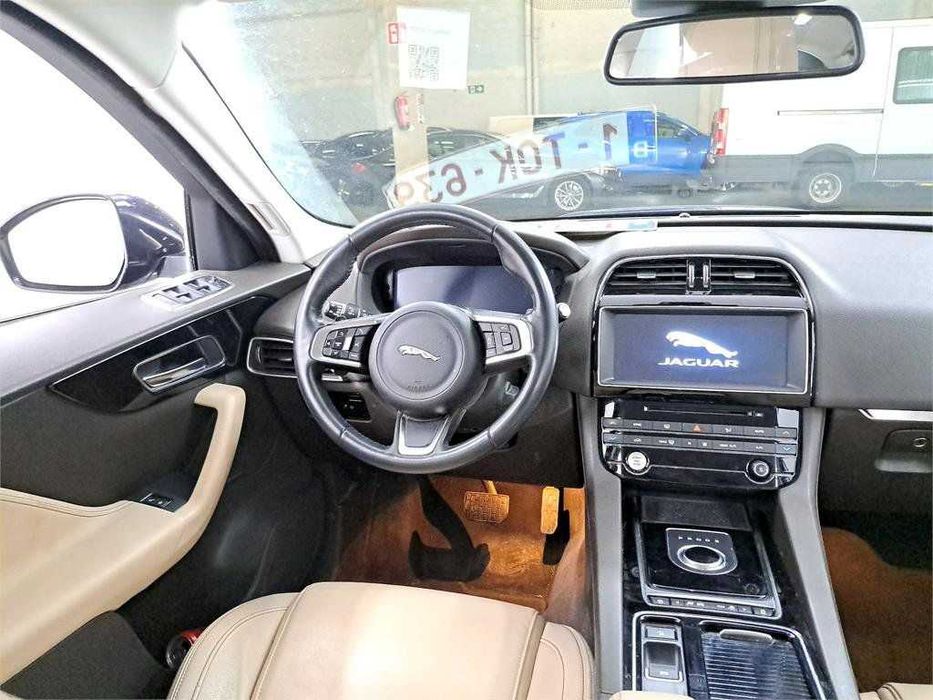 Jaguar F-Pace 2.0D 4x4 automat 180cp eur 6 piele cameră TVA deductibil