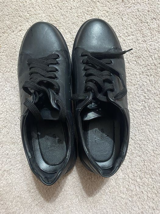 Vand papuci V Fashion negri noi fara eticheta