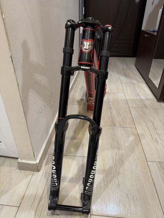 Рамка и вилка Шок