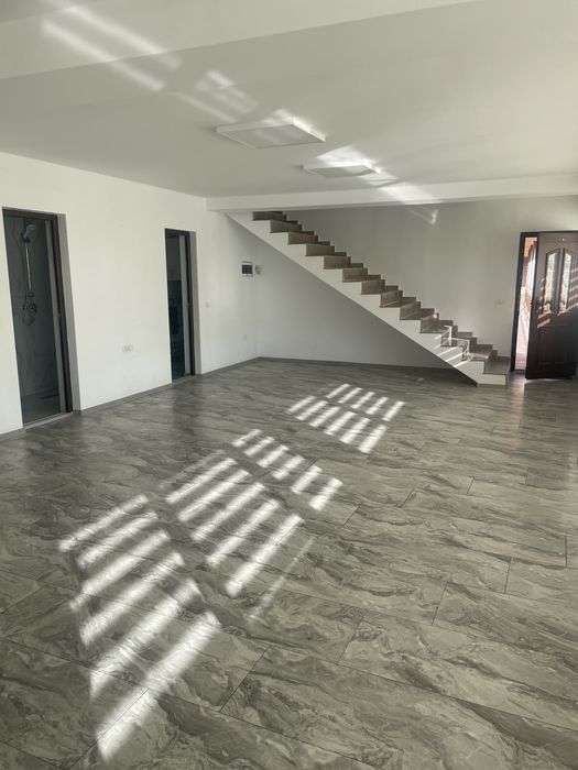 Inchiriez cladire 140 mp 880€ facturat
