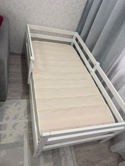 Продам детскую кроватку