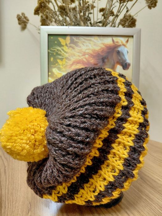 Вязаный берет. Лёгкий, теплый и аккуратный.