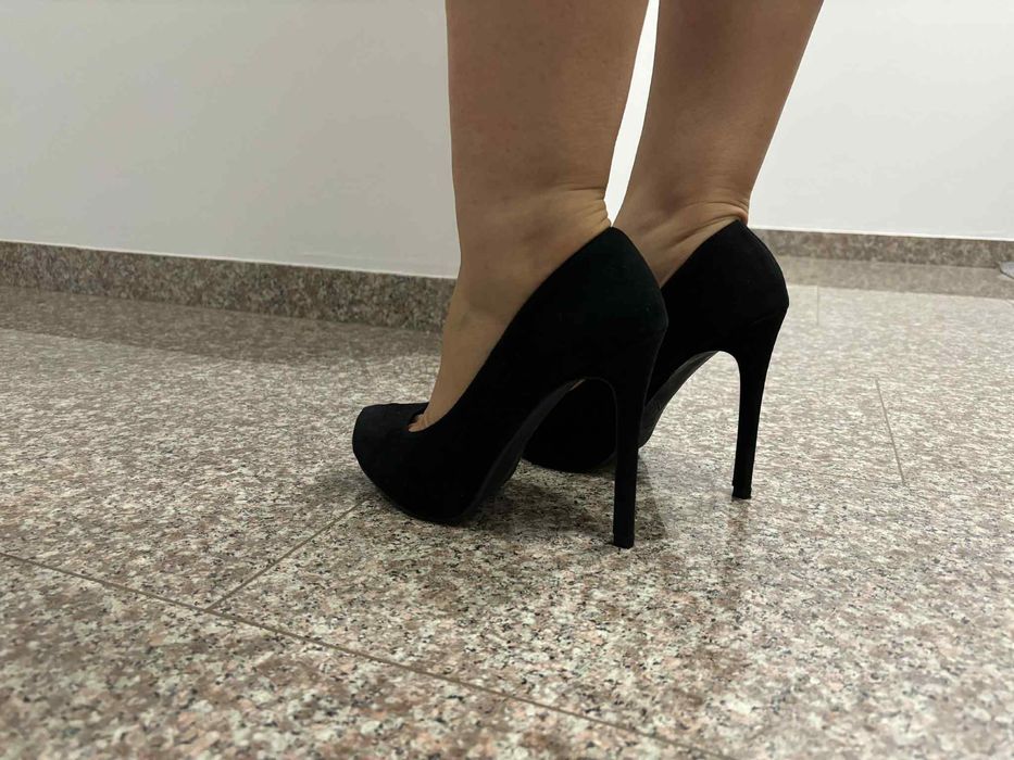 Черни обувки на ток