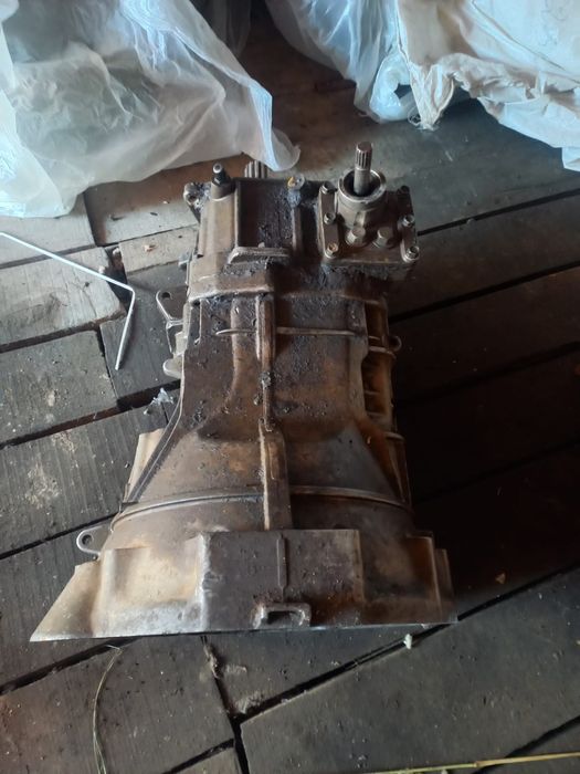 Продам мкпп уаз хантер