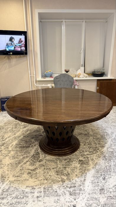 Стол из чистого дерево