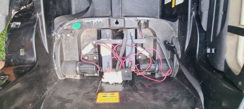 Masinuta electrica BMW X6