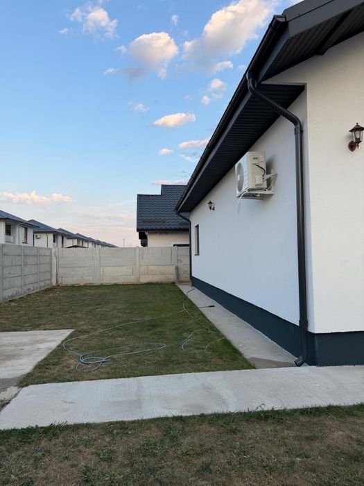 Casă noua de vânzare complet mobilata si utila. La cheie