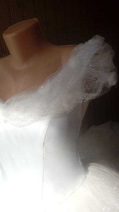 Свадебное платье и аксессуары