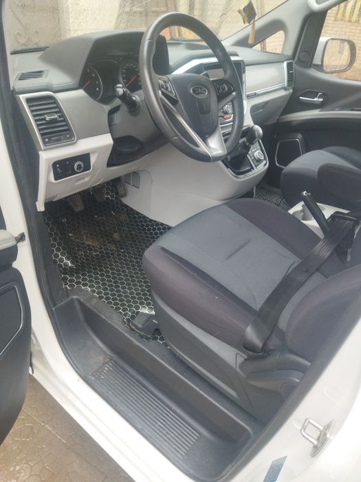 Жак микро автобус.