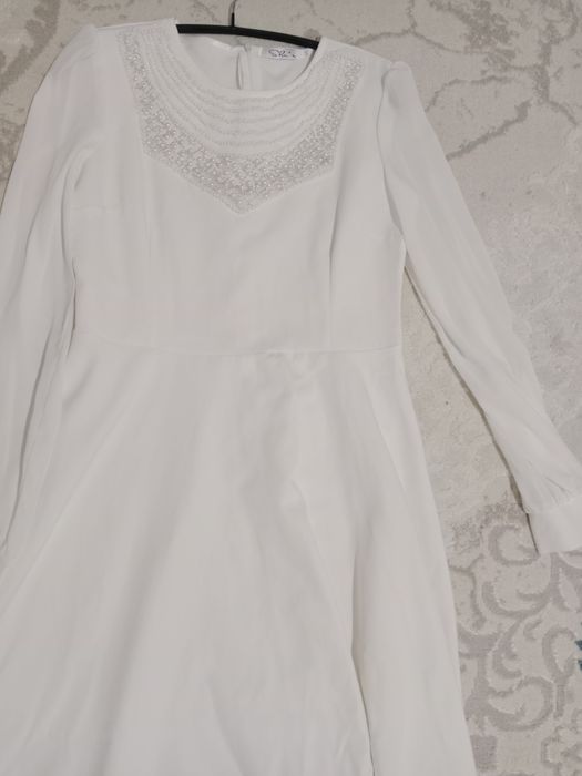 Көйлек сатылады ақ түсті