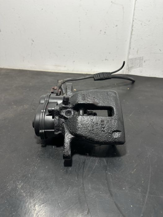 Motoras Etrier frana  dreapta spate Audi A4 B8 Audi a5 8T
