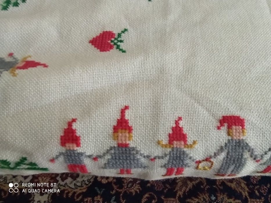 Ръчно шито каре за маса - Ново, неупротребявано