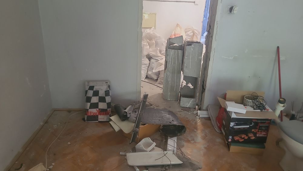 Transport moloz mobila debarasare apartamente curățenie la cerere