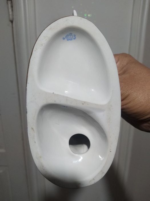 Фарфоровая статуэтка