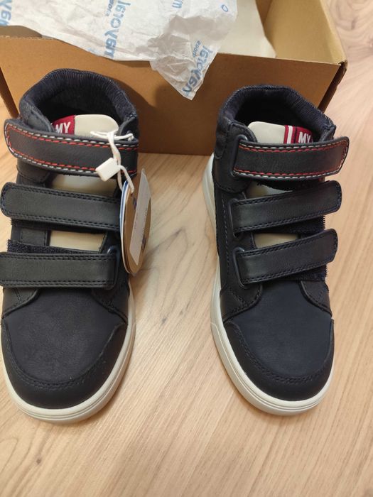 Нови детски обувки