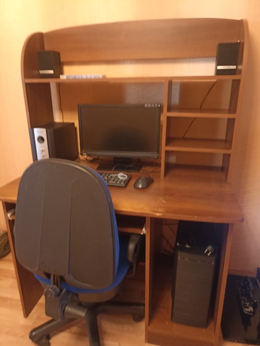 Продам компьютер и компьютерный стол