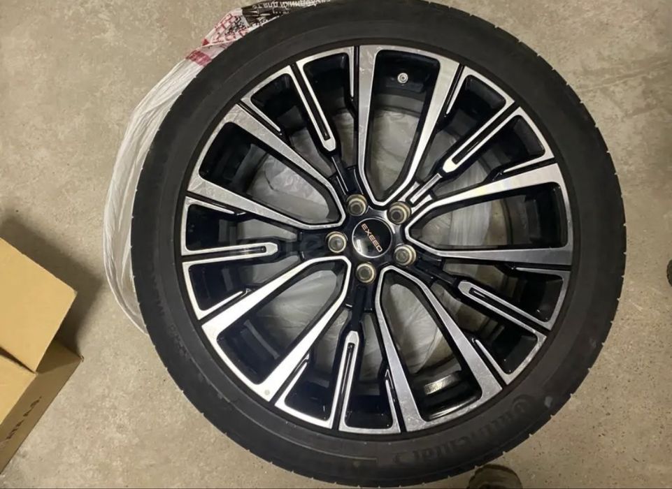 Диски Exeed с шинами Continental