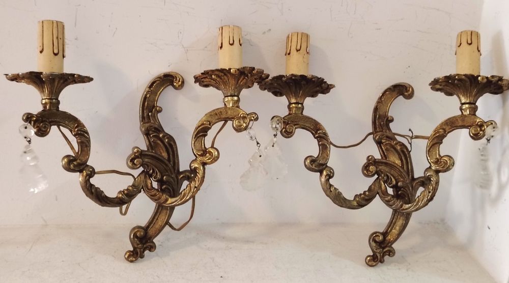 Superba pereche de aplice în stilul Rococo din bronz,piese cu o lucrătură deosebita