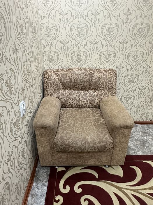 Divan kreslo sotiladi