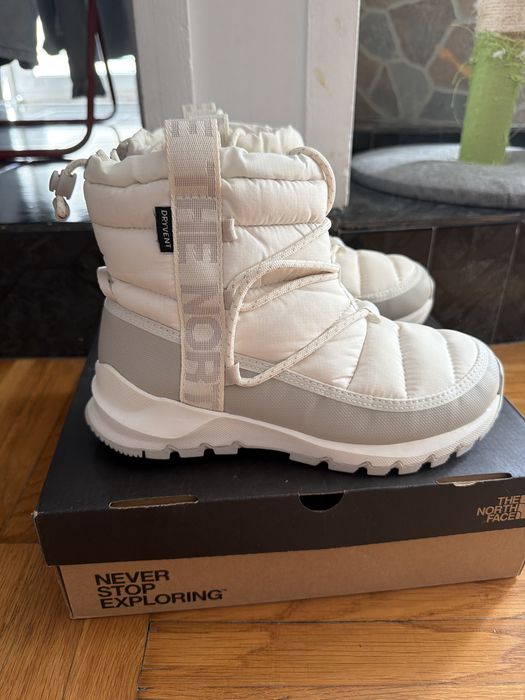 Зимни ботуши The North Face – бели