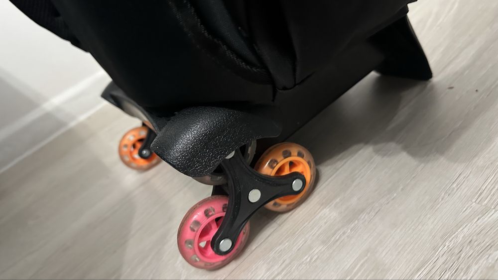 Рюкзак на колесиках