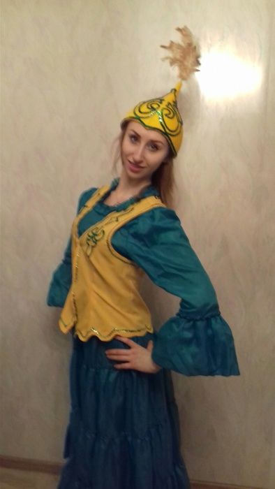 Казахский национальный костюм для девушки