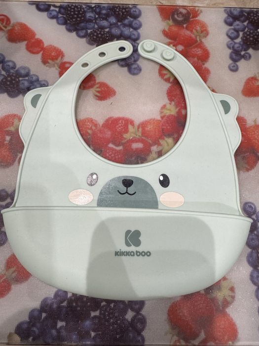 Прибори , шишета, купички за захранване