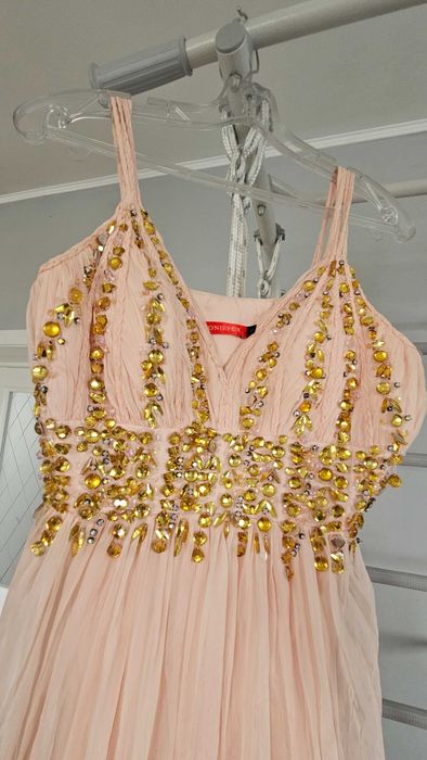 Платье нарядное нежное