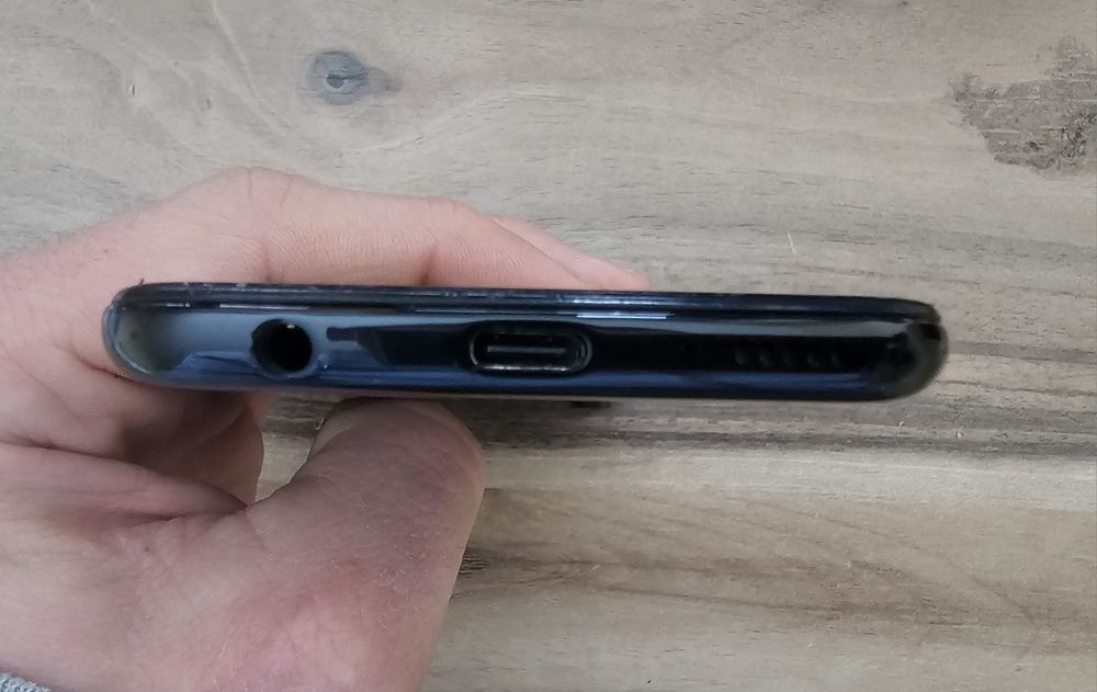 Samsung Galaxy A20e | Чисто нов екран и батерия + подарък протектор