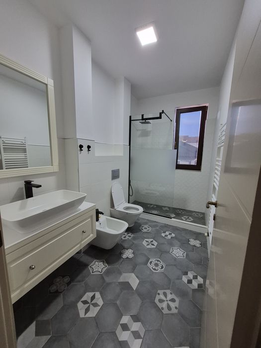 Apartament 3 camere de închiriat – Piatra Neamț, strada Mihai Stamatin