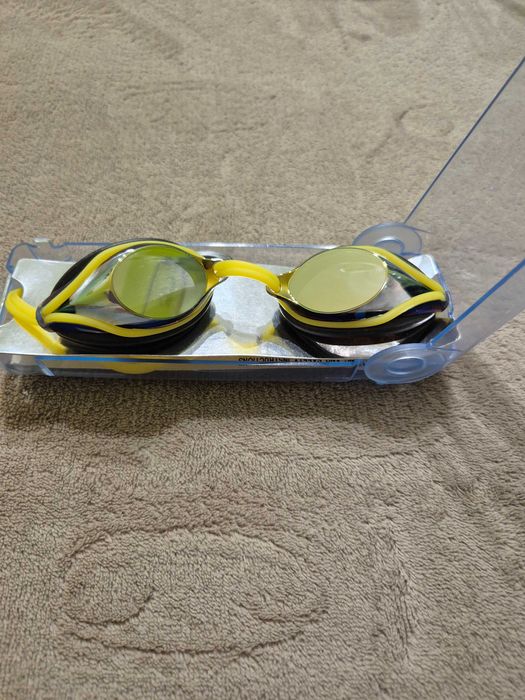 Плувни очила  за активни  плувци маркови