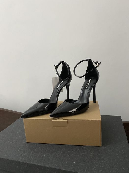 Pantofi Mango negri de lac