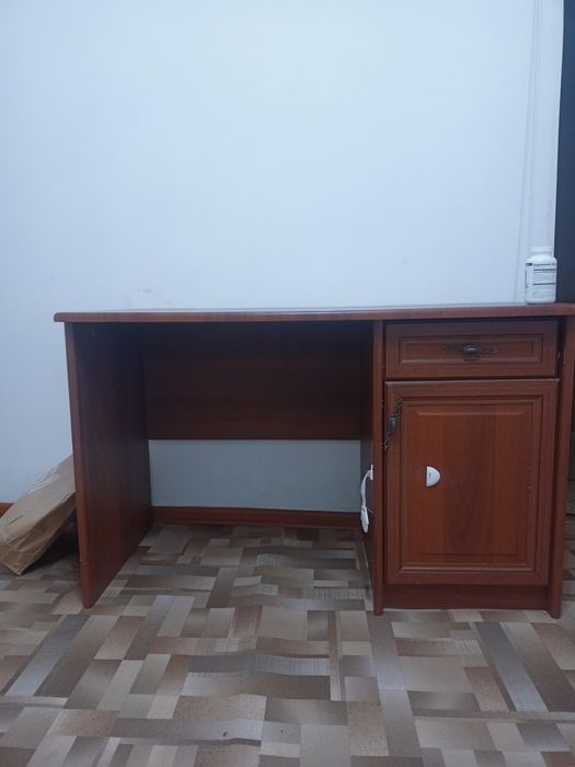 Письменный стол Жазба үстелі
