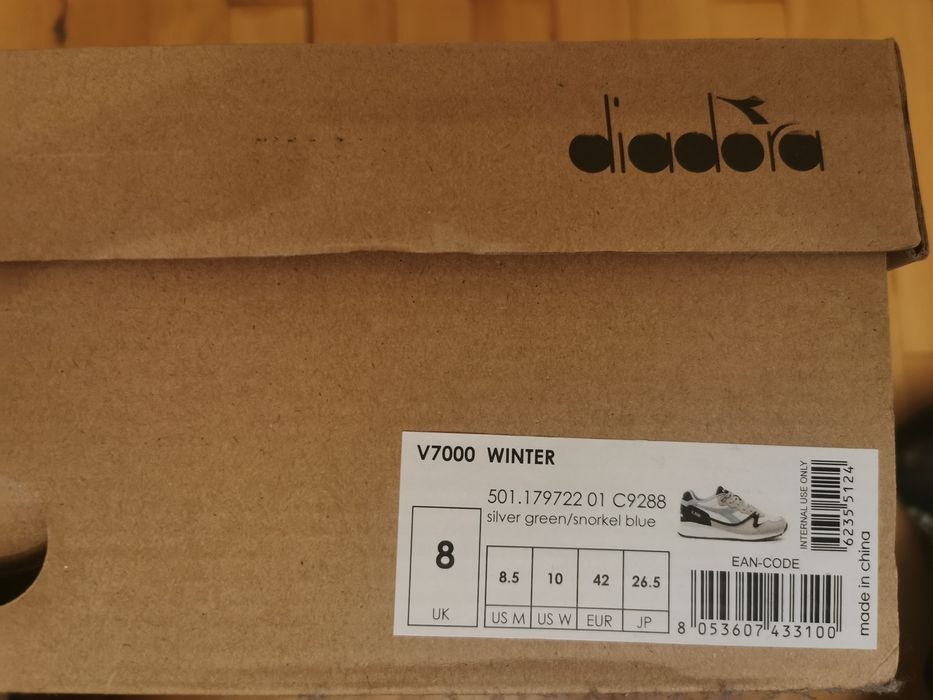 Diadora V7000.             W
