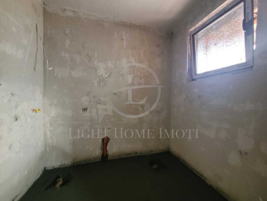 Продава се Тристаен апартамент в Пловдив, Остромила - 122 кв.м за 1156 €/кв.м - Снимка #5