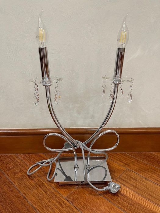 Продаю прикроватную лампу