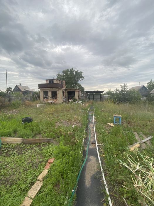 Продам две дачи.